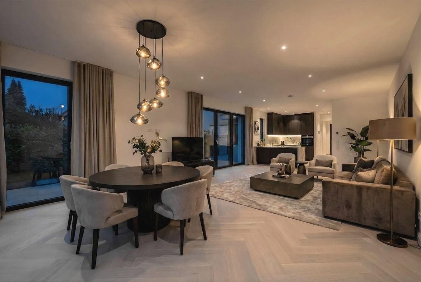 Predaj domu 234 m², pozemek 298 m², Oberschlesische Straße 20a, München, Bavorsko Predaj domu 234 m², pozemek 298 m², Oberschlesische Straße 20a, München, Bavorsko