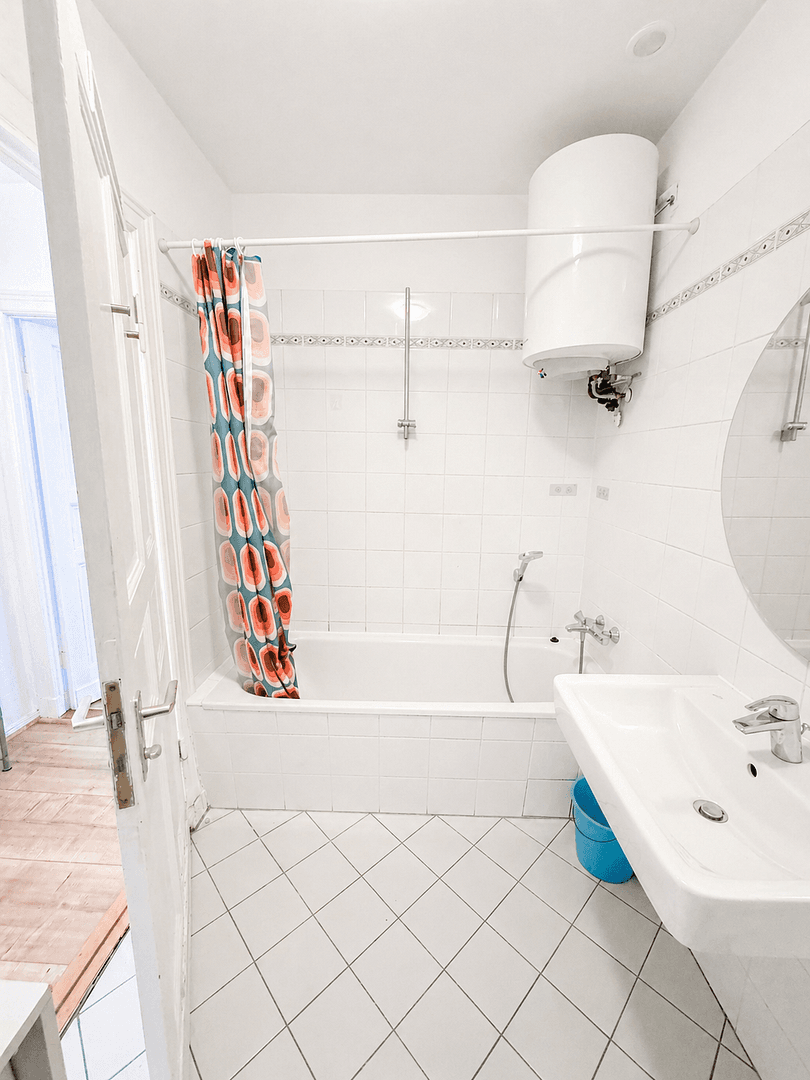Predaj bytu 1-izbový 34 m², Simon Dach Str 20, Berlin, Berlín Predaj bytu 1-izbový 34 m², Simon Dach Str 20, Berlin, Berlín