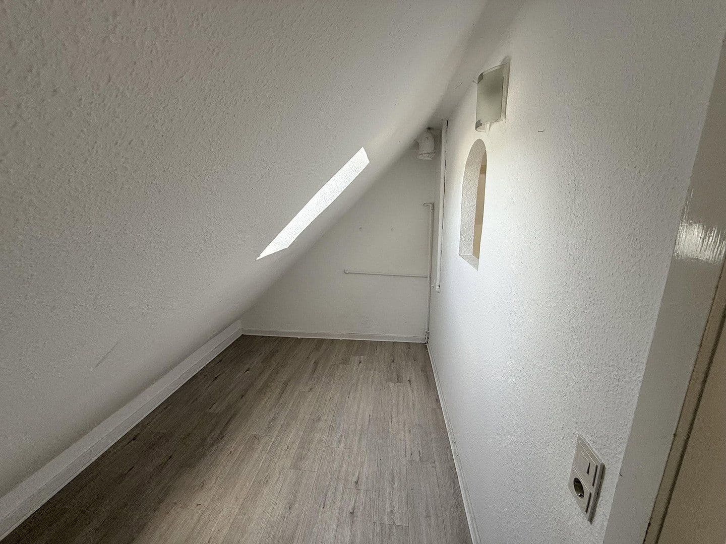 Prenájom bytu 3-izbový 56 m², Weißenthurm, Porýnie-Falcko Prenájom bytu 3-izbový 56 m², Weißenthurm, Porýnie-Falcko