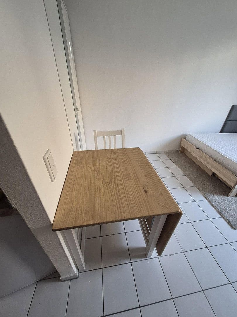 Prenájom bytu 1-izbový 20 m², L2 5-6, Mannheim, Bádensko-Wurttembersko Prenájom bytu 1-izbový 20 m², L2 5-6, Mannheim, Bádensko-Wurttembersko