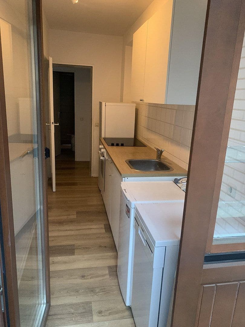 Prenájom bytu 2-izbový 55 m², Mendelssohnstr. 16, Düsseldorf, Severné Porýnie - Westfálsko Prenájom bytu 2-izbový 55 m², Mendelssohnstr. 16, Düsseldorf, Severné Porýnie - Westfálsko