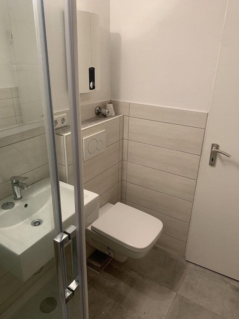 Prenájom bytu 2-izbový 55 m², Mendelssohnstr. 16, Düsseldorf, Severné Porýnie - Westfálsko Prenájom bytu 2-izbový 55 m², Mendelssohnstr. 16, Düsseldorf, Severné Porýnie - Westfálsko