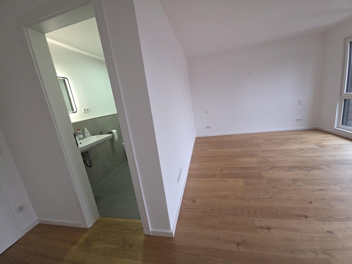 Prenájom bytu 3-izbový 110 m², Hilden, Severné Porýnie - Westfálsko Prenájom bytu 3-izbový 110 m², Hilden, Severné Porýnie - Westfálsko