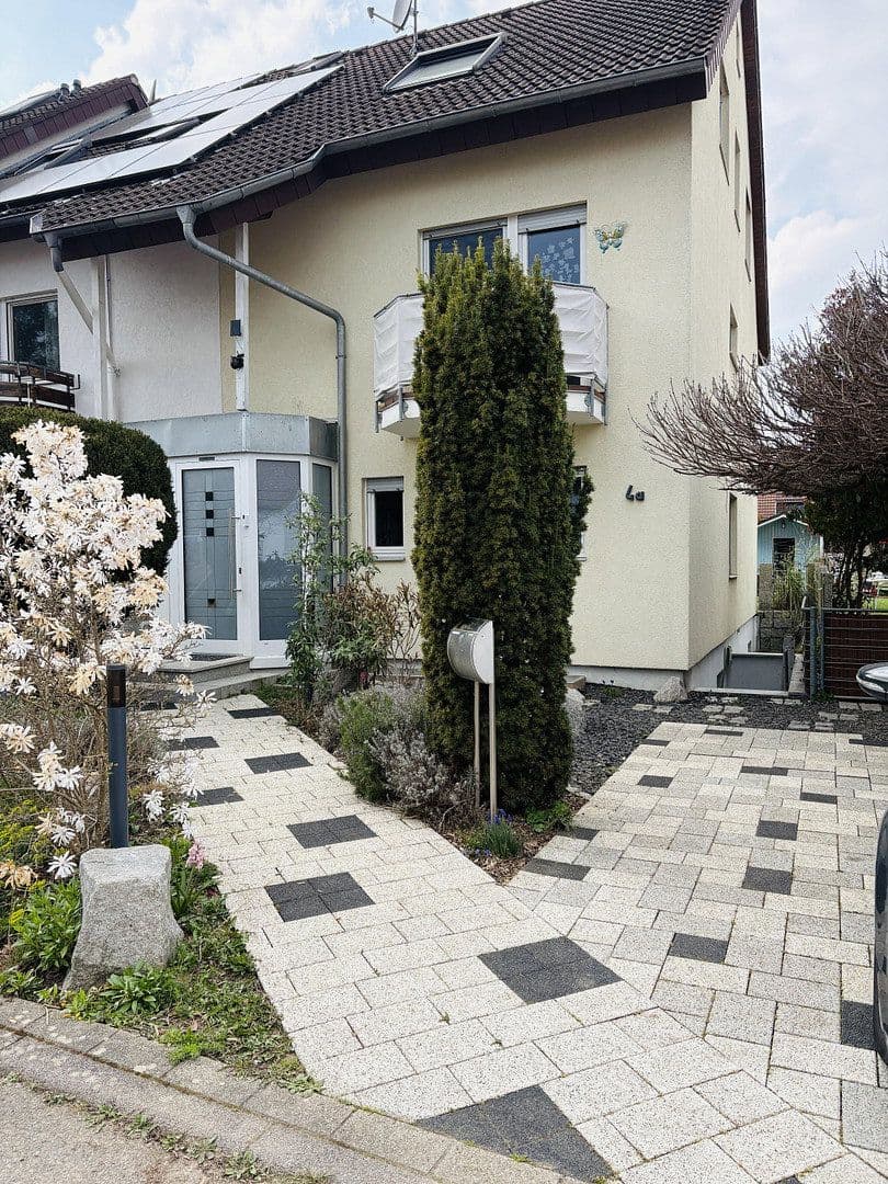 Predaj domu 184 m², pozemek 423 m², St. Georg-Str.4A, Eschbach, Bádensko-Wurttembersko Predaj domu 184 m², pozemek 423 m², St. Georg-Str.4A, Eschbach, Bádensko-Wurttembersko