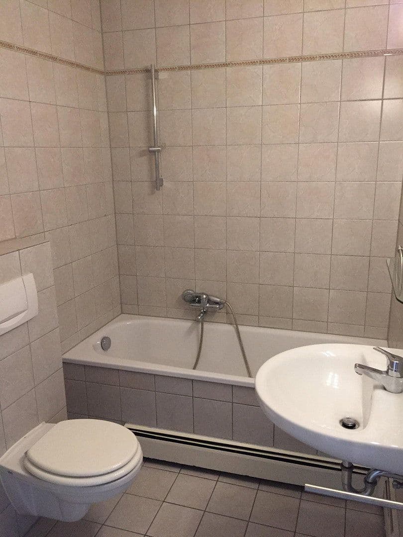 Prenájom bytu 3-izbový 74 m², Bonn, Severné Porýnie - Westfálsko Prenájom bytu 3-izbový 74 m², Bonn, Severné Porýnie - Westfálsko