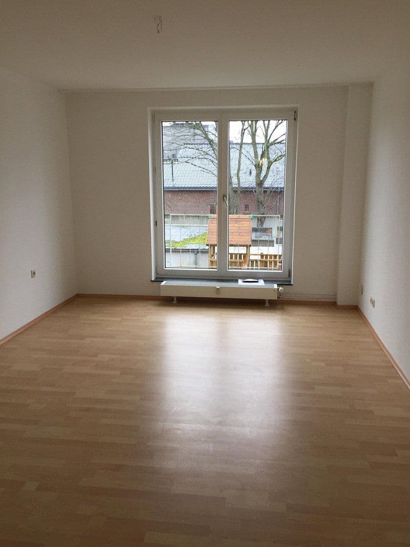 Prenájom bytu 3-izbový 74 m², Bonn, Severné Porýnie - Westfálsko Prenájom bytu 3-izbový 74 m², Bonn, Severné Porýnie - Westfálsko