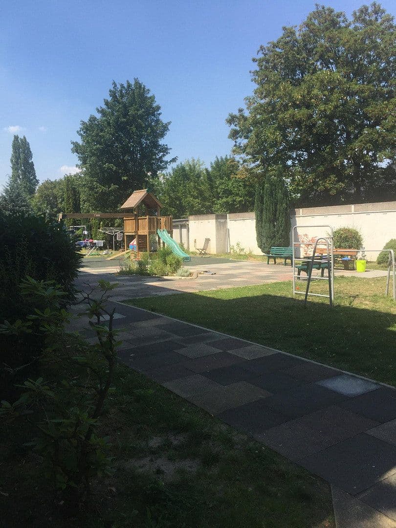 Prenájom bytu 3-izbový 74 m², Bonn, Severné Porýnie - Westfálsko Prenájom bytu 3-izbový 74 m², Bonn, Severné Porýnie - Westfálsko