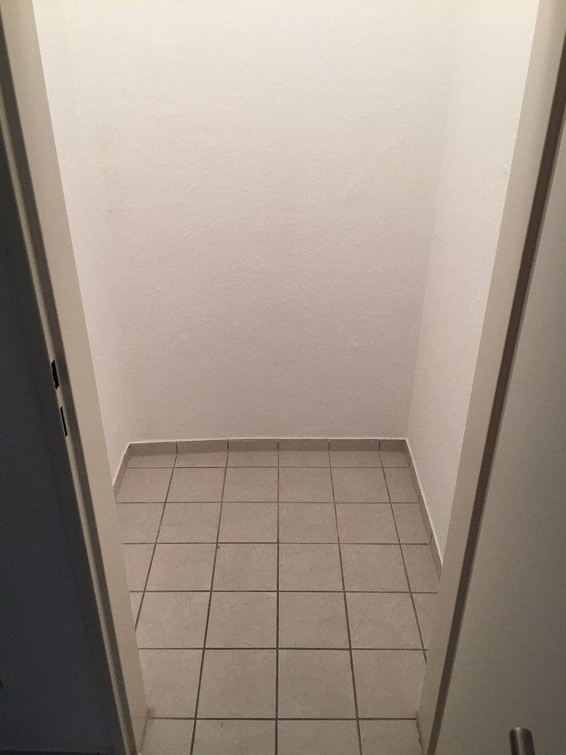 Prenájom bytu 3-izbový 74 m², Bonn, Severné Porýnie - Westfálsko Prenájom bytu 3-izbový 74 m², Bonn, Severné Porýnie - Westfálsko