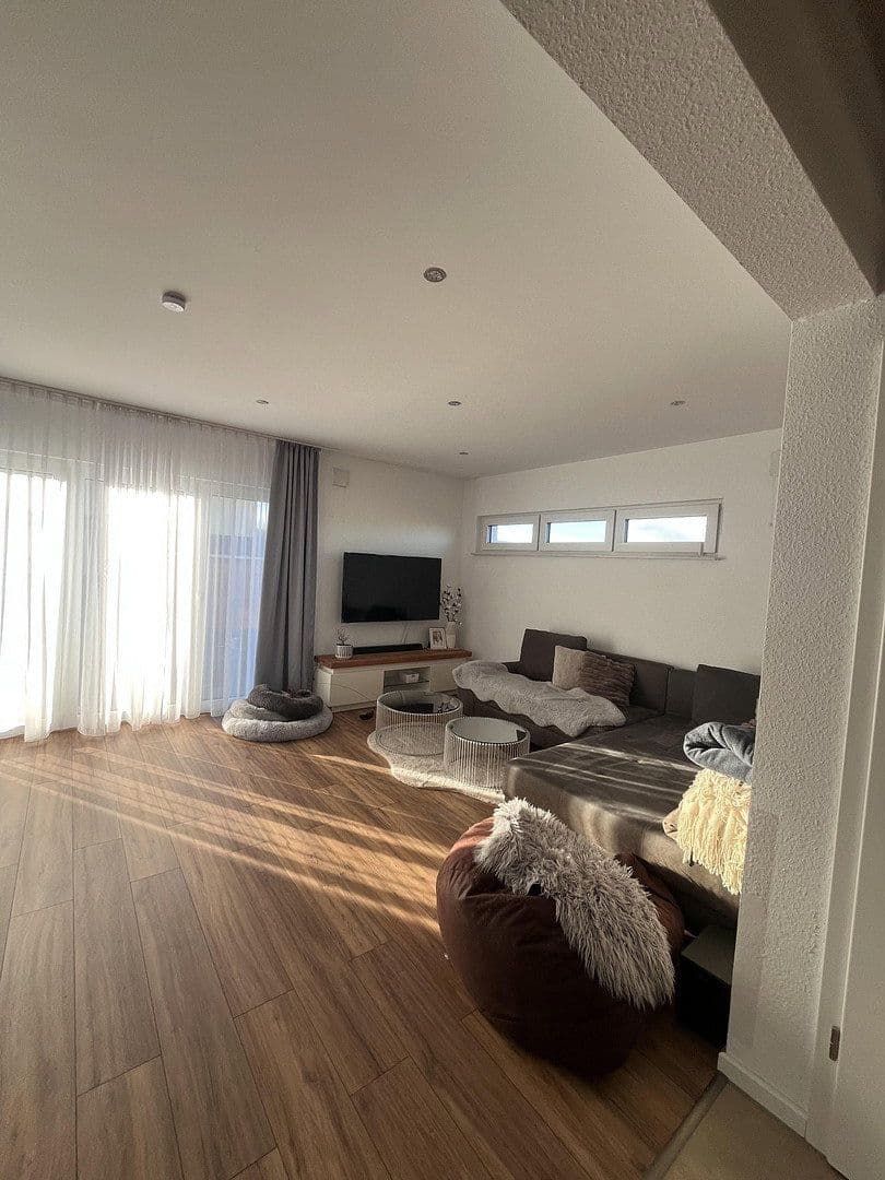 Prenájom domu 150 m², pozemek 517 m², Weidenstetten, Bádensko-Wurttembersko Prenájom domu 150 m², pozemek 517 m², Weidenstetten, Bádensko-Wurttembersko