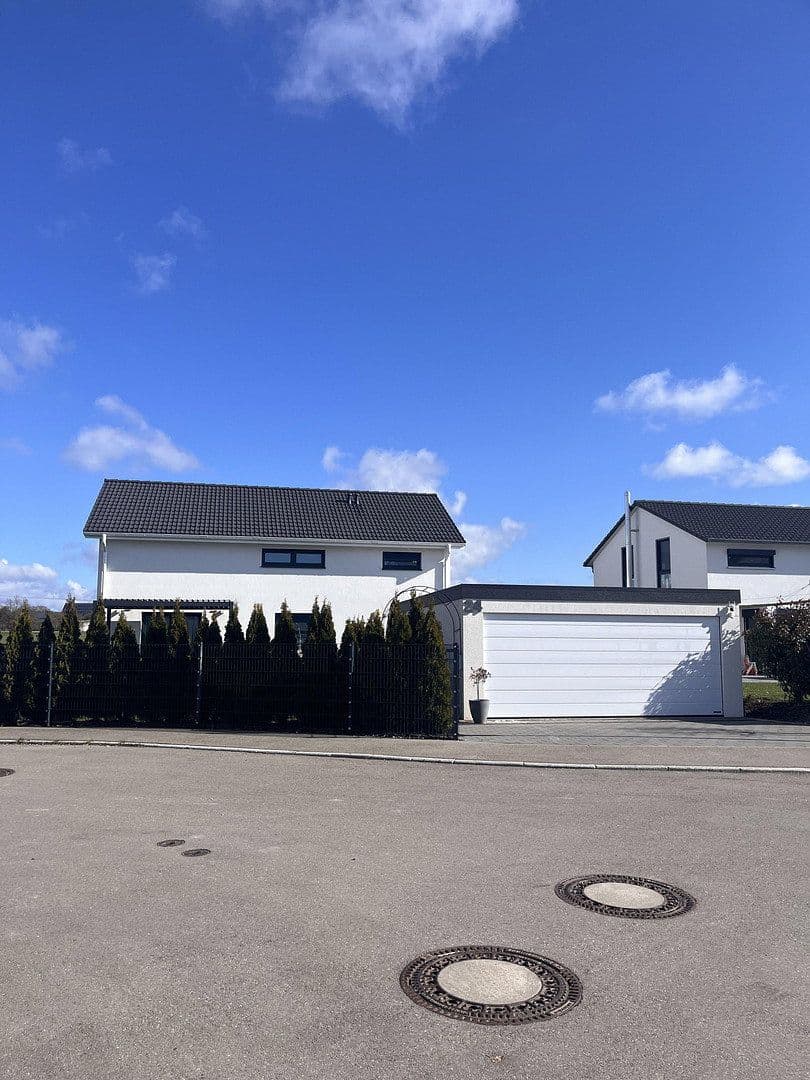 Prenájom domu 150 m², pozemek 517 m², Weidenstetten, Bádensko-Wurttembersko Prenájom domu 150 m², pozemek 517 m², Weidenstetten, Bádensko-Wurttembersko