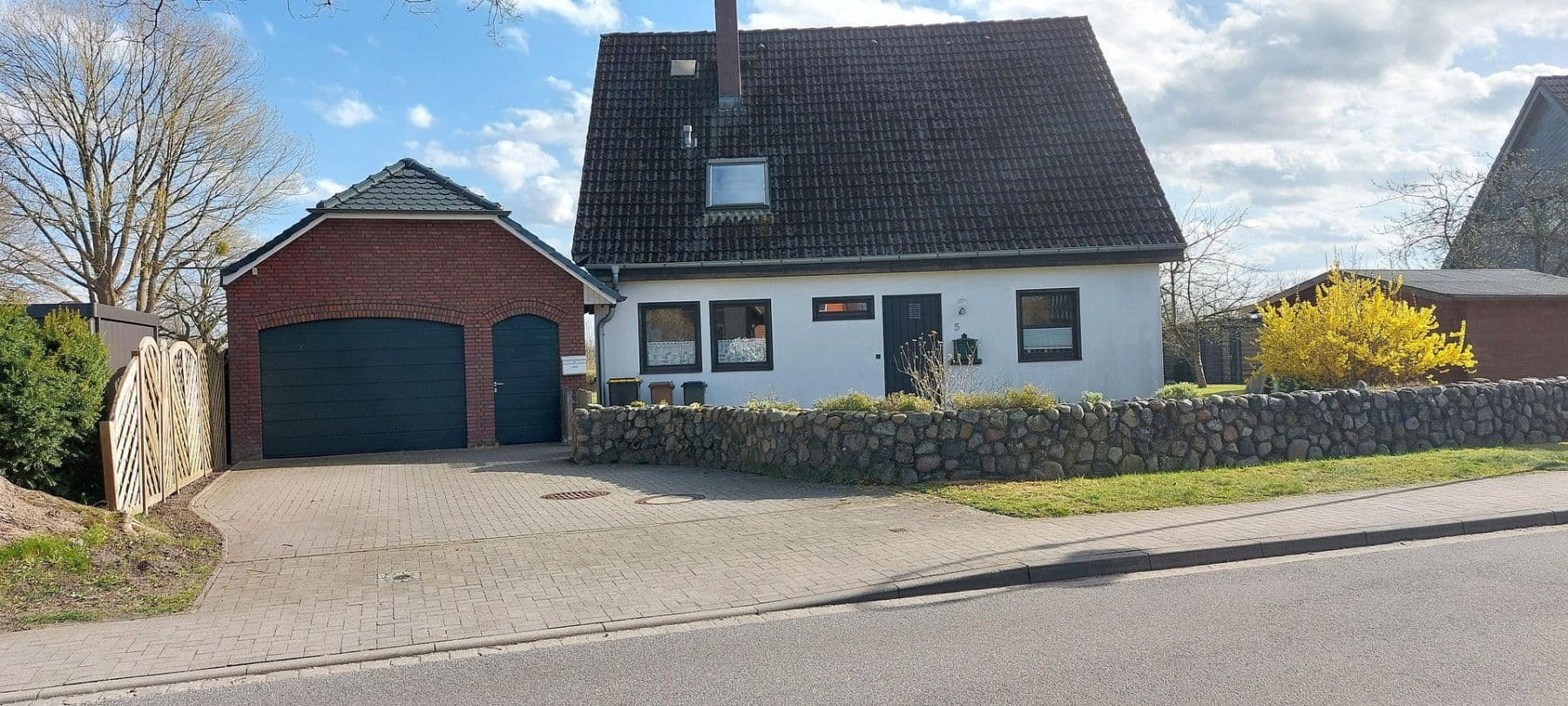 Predaj domu 137 m², pozemek 947 m², Borstel-Hohenraden, Šlezvicko-Holštajnsko Predaj domu 137 m², pozemek 947 m², Borstel-Hohenraden, Šlezvicko-Holštajnsko