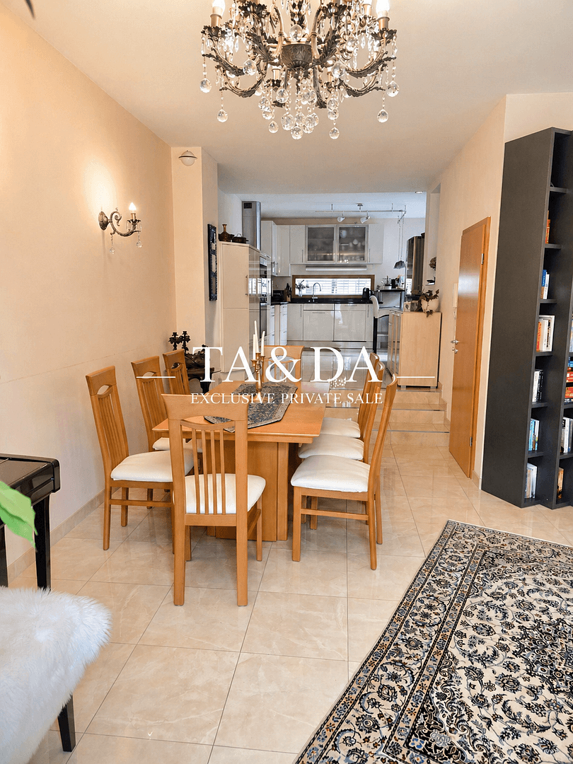 Predaj domu 148 m², pozemek 231 m², Frankfurt, Hesensko Predaj domu 148 m², pozemek 231 m², Frankfurt, Hesensko