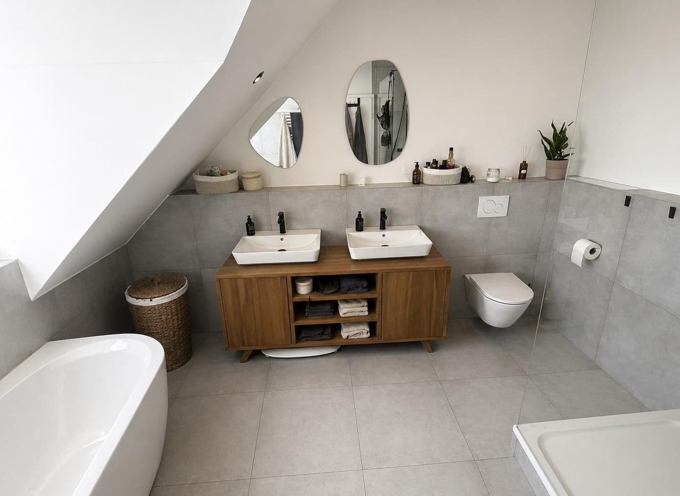 Prenájom bytu 4-izbový 139 m², Oberkirch, Bádensko-Wurttembersko Prenájom bytu 4-izbový 139 m², Oberkirch, Bádensko-Wurttembersko