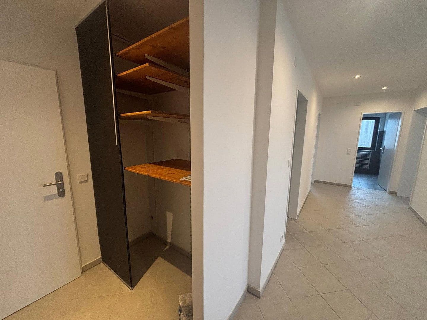 Prenájom bytu 3-izbový 95 m², Hemsbach, Bádensko-Wurttembersko Prenájom bytu 3-izbový 95 m², Hemsbach, Bádensko-Wurttembersko