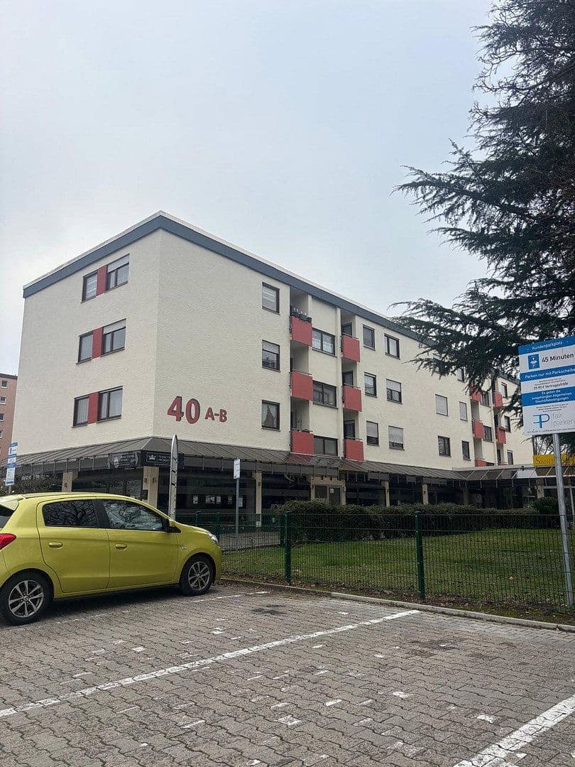 Prenájom bytu 3-izbový 95 m², Hemsbach, Bádensko-Wurttembersko Prenájom bytu 3-izbový 95 m², Hemsbach, Bádensko-Wurttembersko
