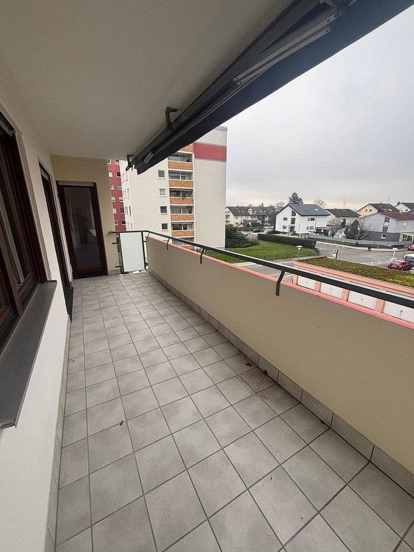 Prenájom bytu 3-izbový 95 m², Hemsbach, Bádensko-Wurttembersko Prenájom bytu 3-izbový 95 m², Hemsbach, Bádensko-Wurttembersko