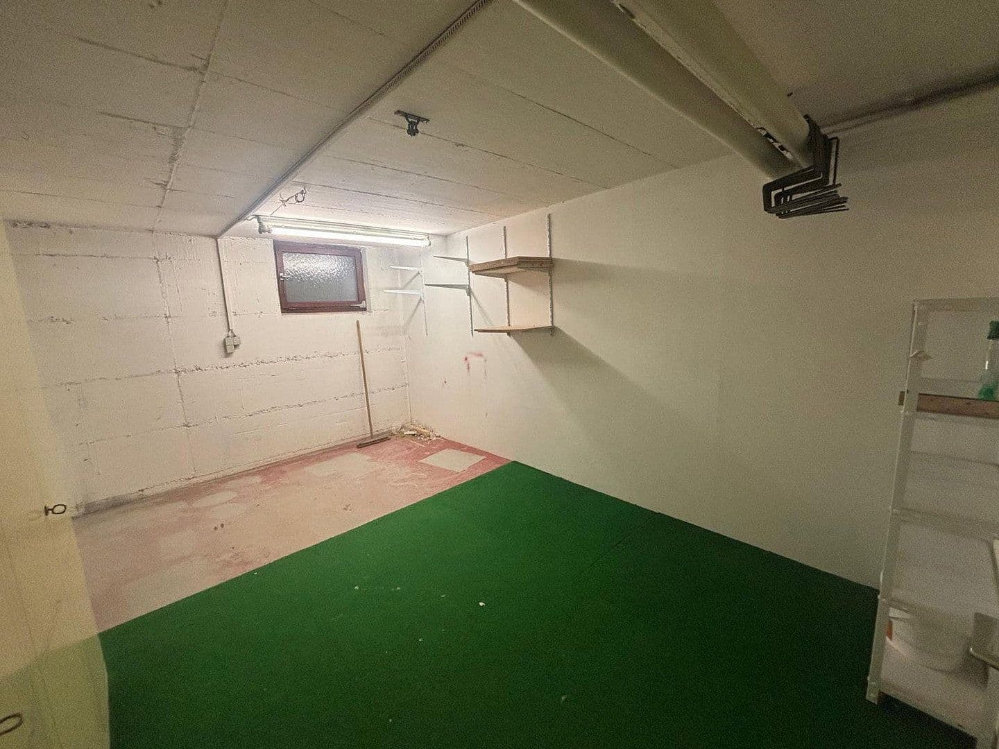 Prenájom bytu 3-izbový 95 m², Hemsbach, Bádensko-Wurttembersko Prenájom bytu 3-izbový 95 m², Hemsbach, Bádensko-Wurttembersko
