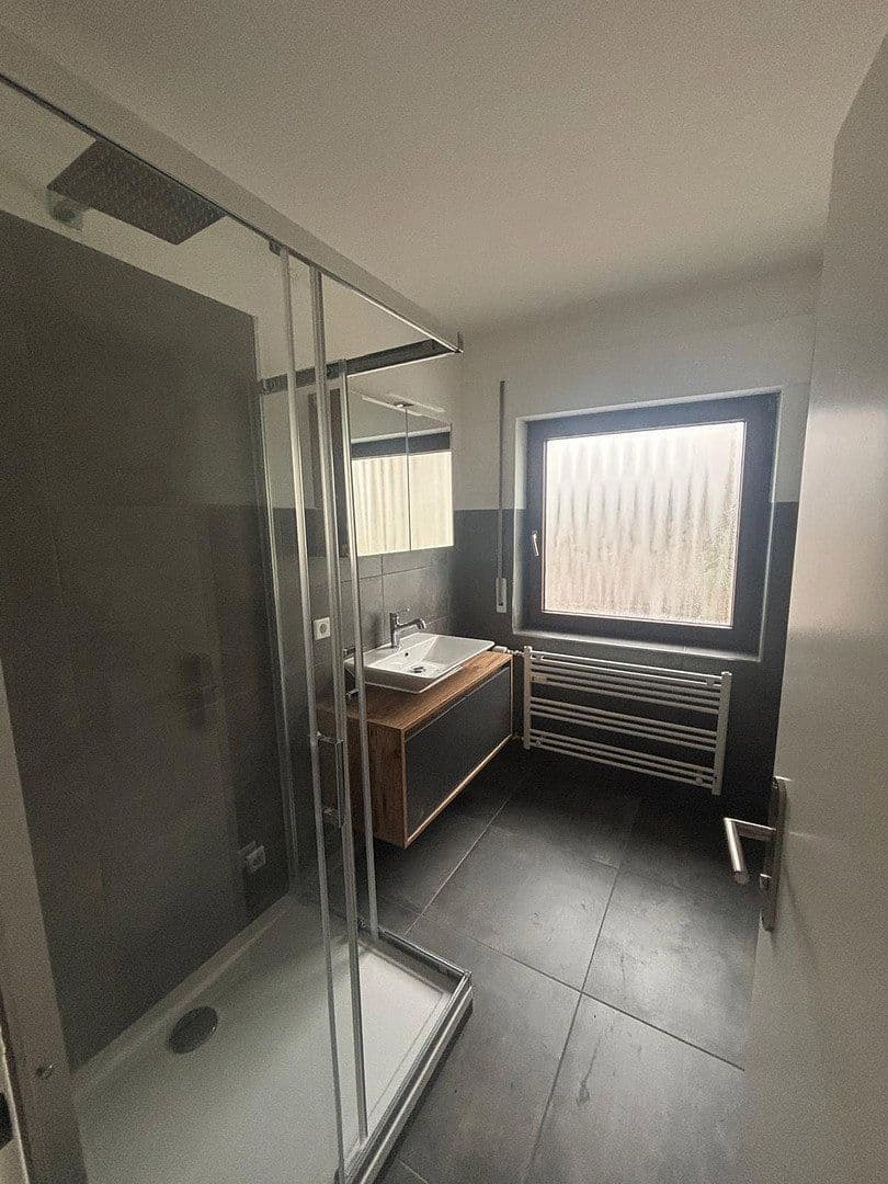 Prenájom bytu 3-izbový 95 m², Hemsbach, Bádensko-Wurttembersko Prenájom bytu 3-izbový 95 m², Hemsbach, Bádensko-Wurttembersko