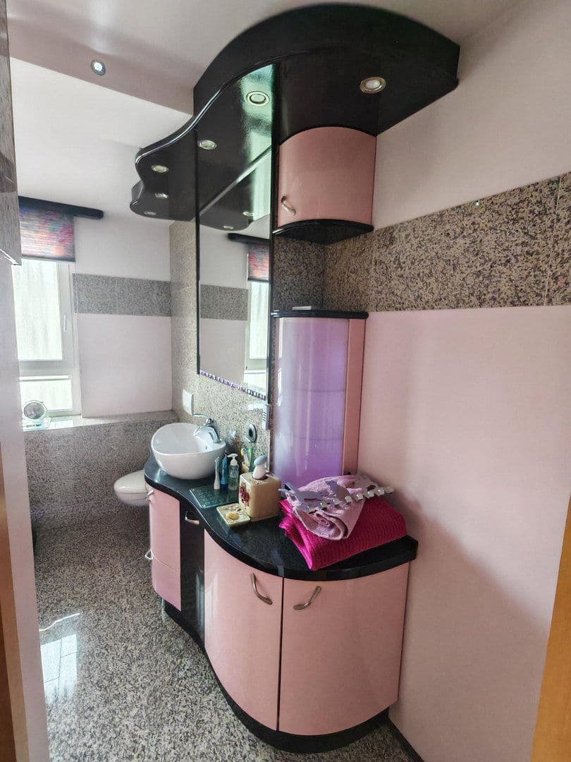 Prenájom bytu 4-izbový 101 m², Nibelungenstraße 67, Lautertal (Odenwald), Hesensko Prenájom bytu 4-izbový 101 m², Nibelungenstraße 67, Lautertal (Odenwald), Hesensko