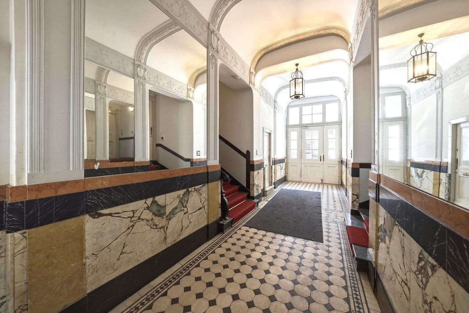 Predaj bytu 3-izbový 110 m², Berlin, Berlín Predaj bytu 3-izbový 110 m², Berlin, Berlín