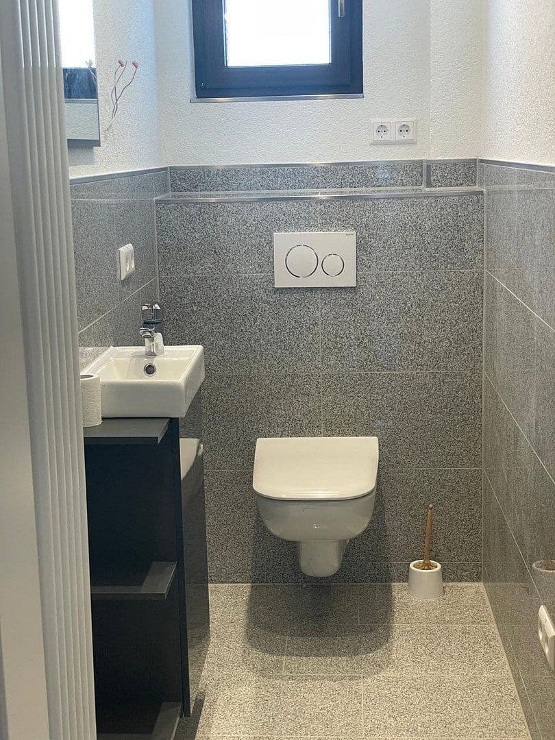 Prenájom bytu 2-izbový 91 m², Böblingen, Bádensko-Wurttembersko Prenájom bytu 2-izbový 91 m², Böblingen, Bádensko-Wurttembersko