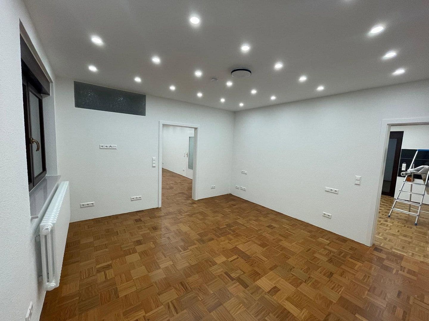 Prenájom bytu 2-izbový 91 m², Böblingen, Bádensko-Wurttembersko Prenájom bytu 2-izbový 91 m², Böblingen, Bádensko-Wurttembersko