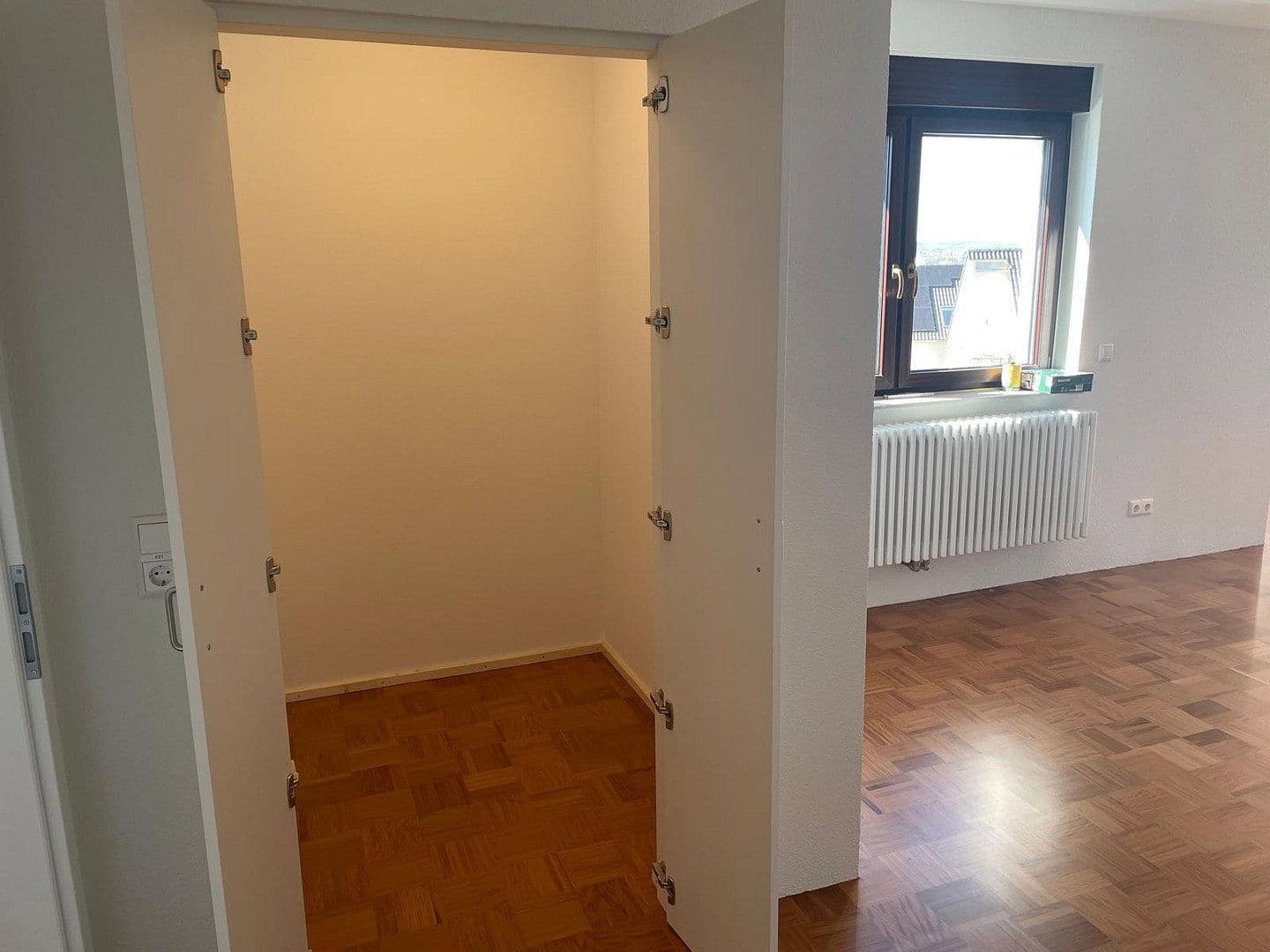 Prenájom bytu 2-izbový 91 m², Böblingen, Bádensko-Wurttembersko Prenájom bytu 2-izbový 91 m², Böblingen, Bádensko-Wurttembersko