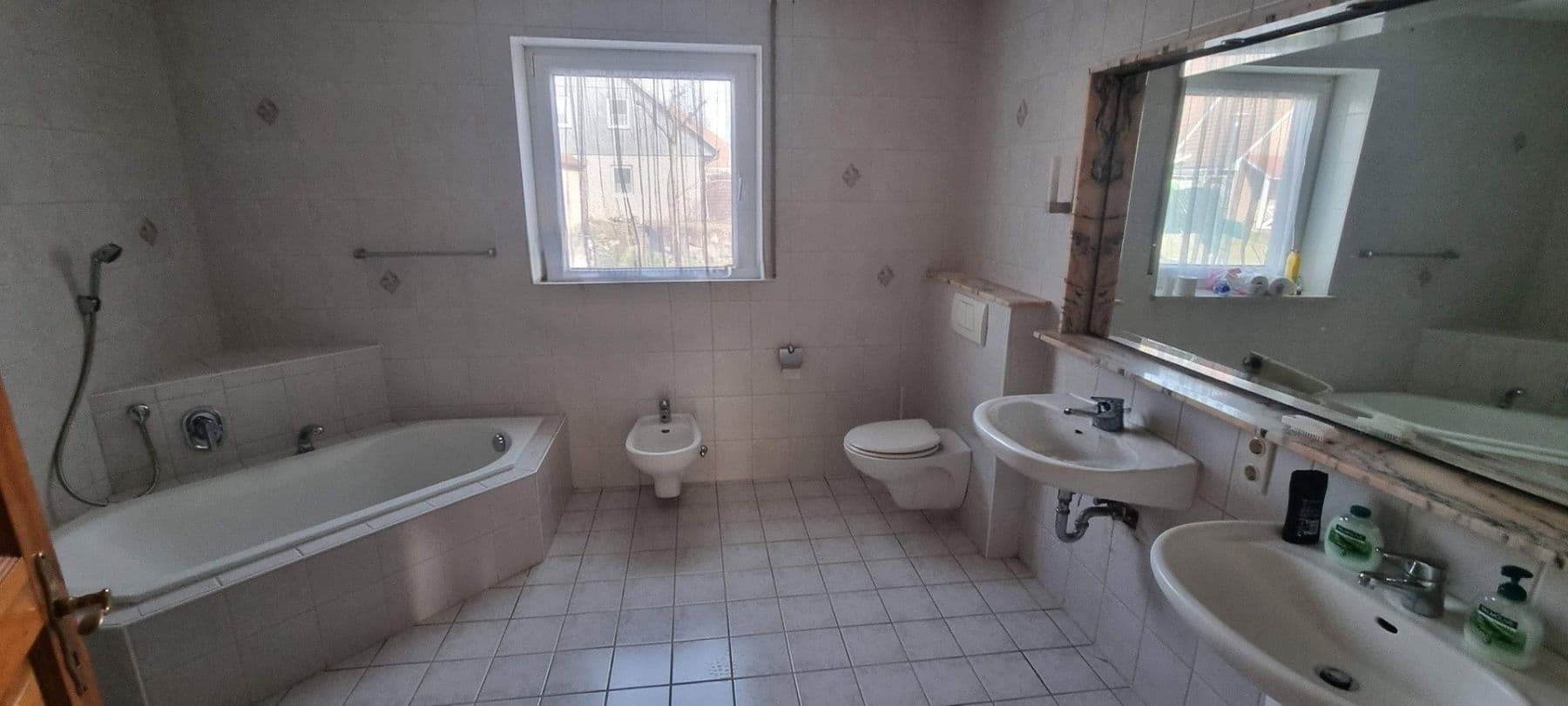 Predaj domu 240 m², pozemek 911 m², Leezen, Šlezvicko-Holštajnsko Predaj domu 240 m², pozemek 911 m², Leezen, Šlezvicko-Holštajnsko