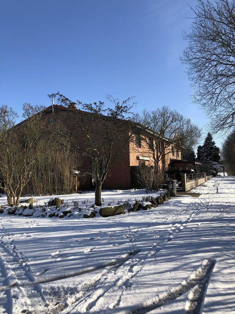 Predaj domu 374 m², pozemek 2.144 m², Wentorf (Amt Sandesneben), Šlezvicko-Holštajnsko Predaj domu 374 m², pozemek 2.144 m², Wentorf (Amt Sandesneben), Šlezvicko-Holštajnsko