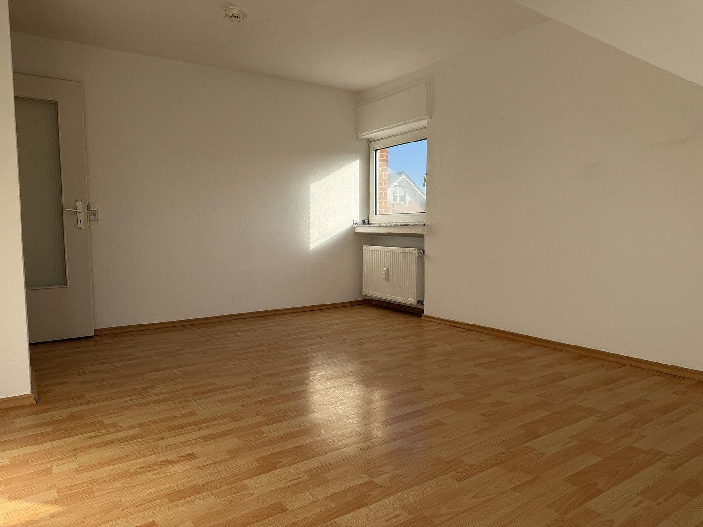 Prenájom bytu 1-izbový 48 m², Neuss, Severné Porýnie - Westfálsko Prenájom bytu 1-izbový 48 m², Neuss, Severné Porýnie - Westfálsko