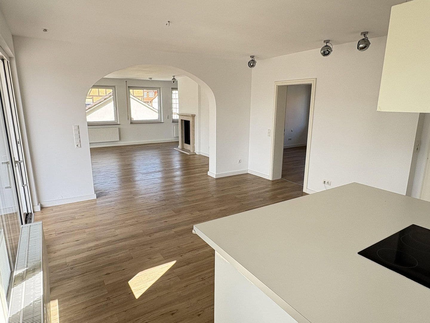 Prenájom bytu 3-izbový 154 m², Bahnhofstraße 4a, Delligsen, Dolné Sasko Prenájom bytu 3-izbový 154 m², Bahnhofstraße 4a, Delligsen, Dolné Sasko
