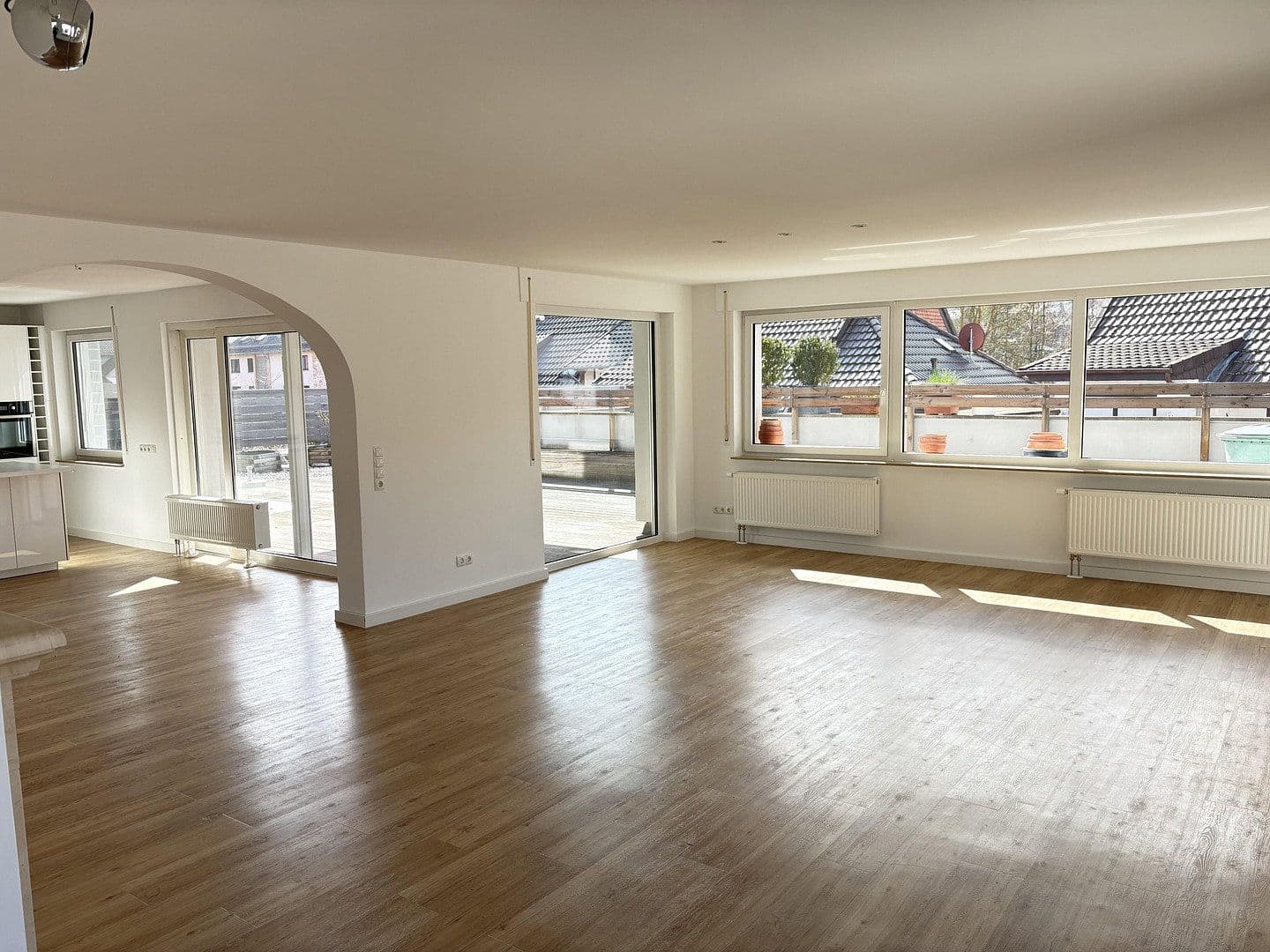 Prenájom bytu 3-izbový 154 m², Bahnhofstraße 4a, Delligsen, Dolné Sasko Prenájom bytu 3-izbový 154 m², Bahnhofstraße 4a, Delligsen, Dolné Sasko