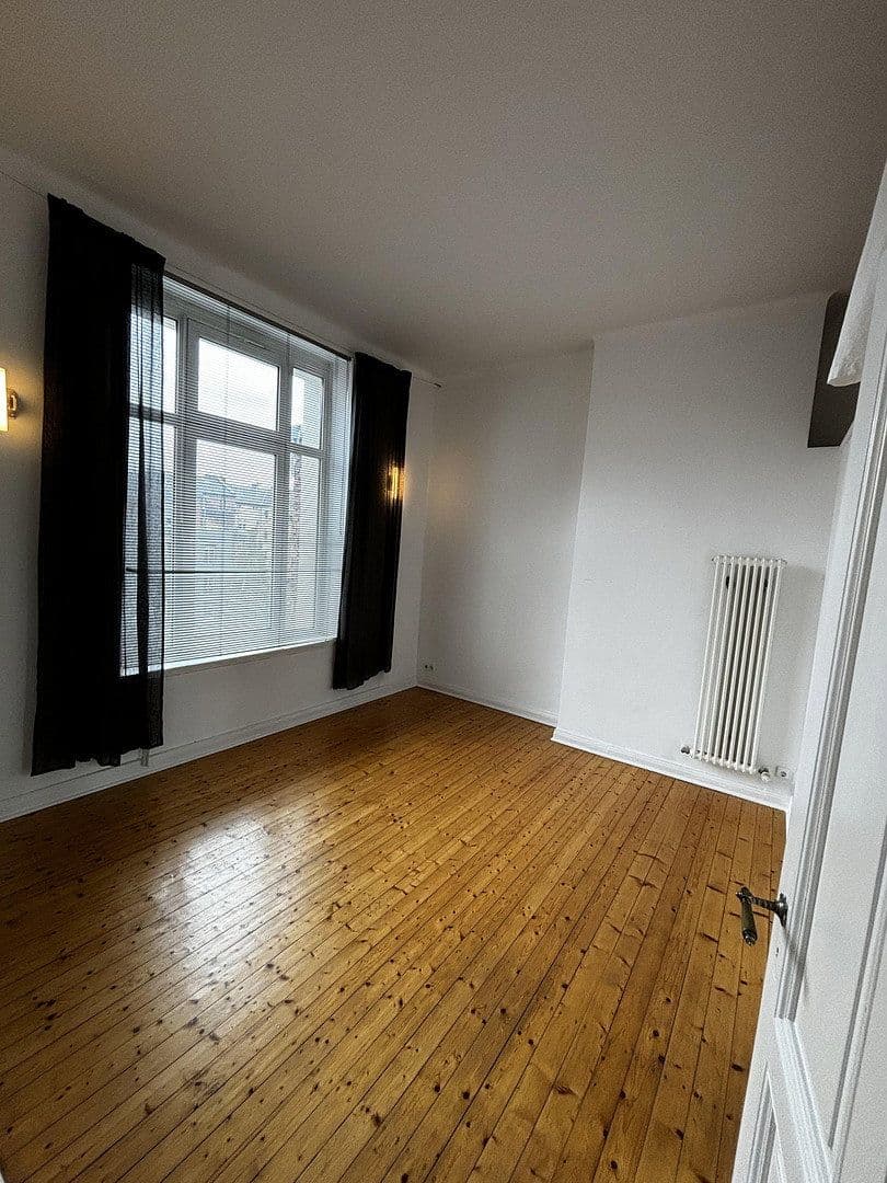 Prenájom bytu 4-izbový 140 m², Bismarckstr. 94, Aachen, Severné Porýnie - Westfálsko Prenájom bytu 4-izbový 140 m², Bismarckstr. 94, Aachen, Severné Porýnie - Westfálsko