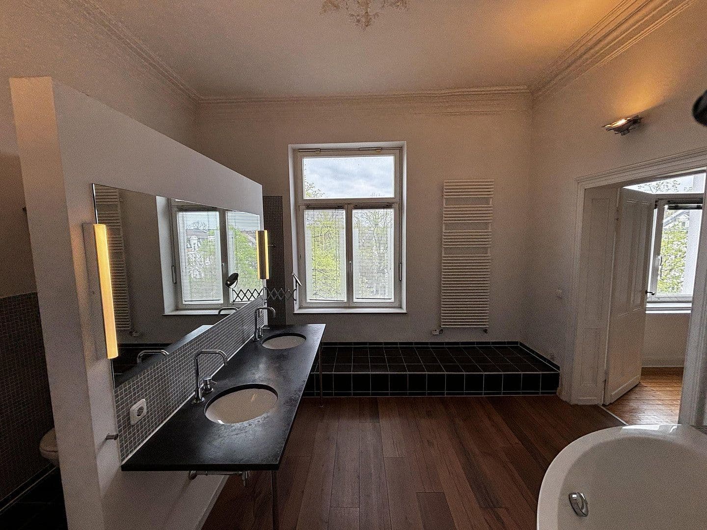 Prenájom bytu 4-izbový 140 m², Bismarckstr. 94, Aachen, Severné Porýnie - Westfálsko Prenájom bytu 4-izbový 140 m², Bismarckstr. 94, Aachen, Severné Porýnie - Westfálsko