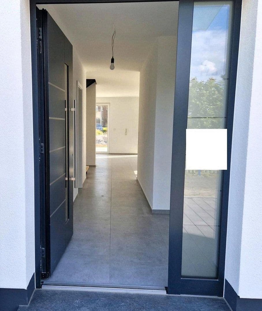 Prenájom domu 116 m², pozemek 430 m², Detmold, Severné Porýnie - Westfálsko Prenájom domu 116 m², pozemek 430 m², Detmold, Severné Porýnie - Westfálsko