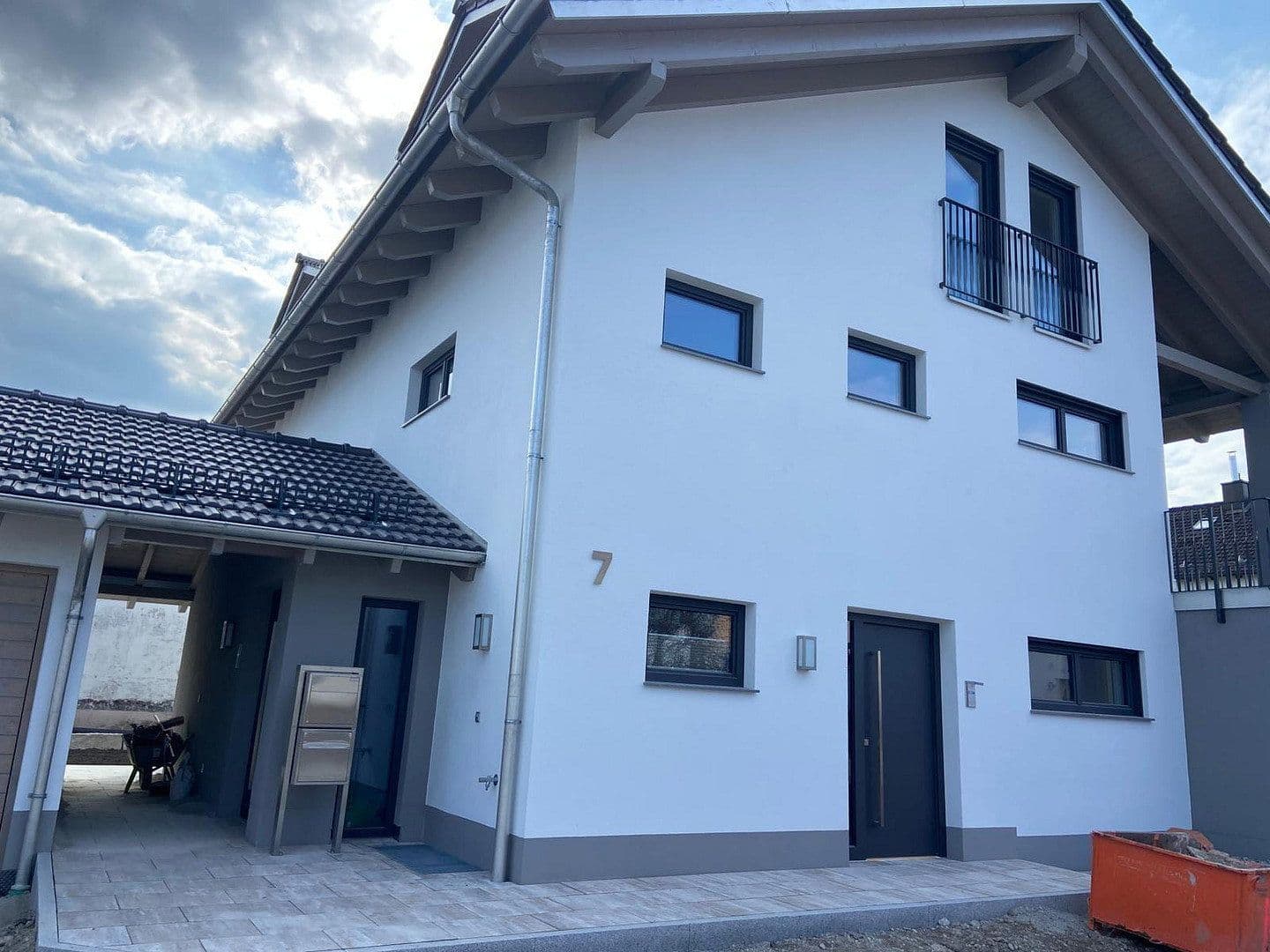 Prenájom bytu 4-izbový 188 m², Enthammerstr. 7, Grafing, Bavorsko Prenájom bytu 4-izbový 188 m², Enthammerstr. 7, Grafing, Bavorsko