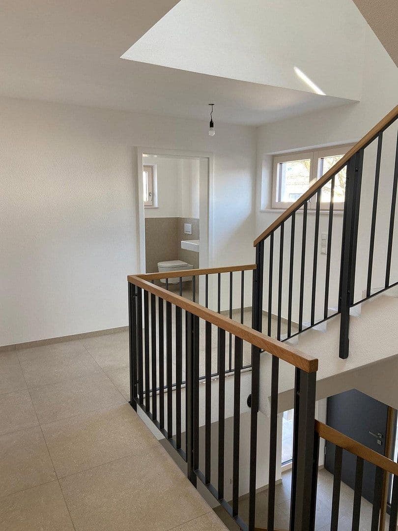 Prenájom bytu 4-izbový 188 m², Enthammerstr. 7, Grafing, Bavorsko Prenájom bytu 4-izbový 188 m², Enthammerstr. 7, Grafing, Bavorsko