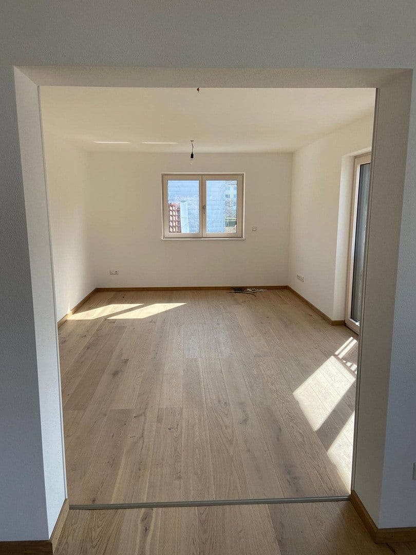 Prenájom bytu 4-izbový 188 m², Enthammerstr. 7, Grafing, Bavorsko Prenájom bytu 4-izbový 188 m², Enthammerstr. 7, Grafing, Bavorsko