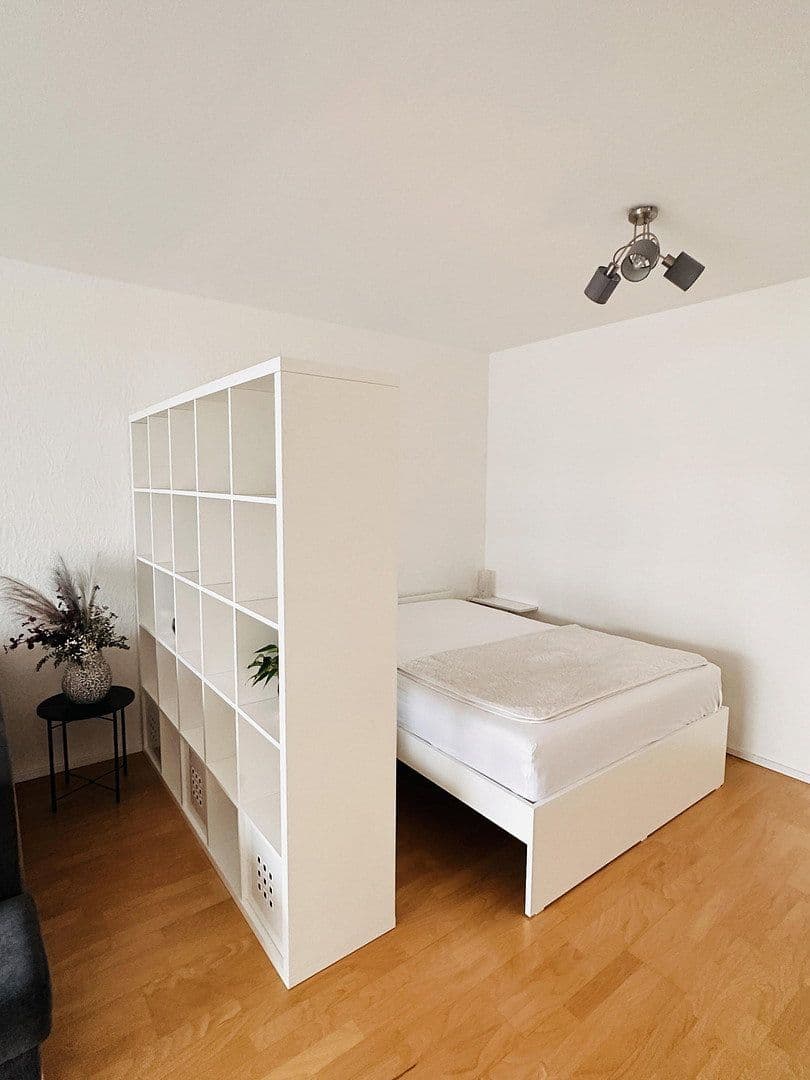 Prenájom bytu 1-izbový 50 m², Frankfurt am Main, Hesensko Prenájom bytu 1-izbový 50 m², Frankfurt am Main, Hesensko
