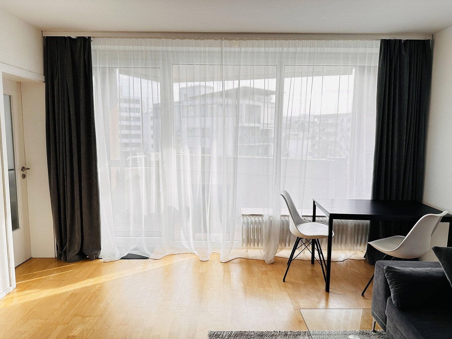 Prenájom bytu 1-izbový 50 m², Frankfurt am Main, Hesensko Prenájom bytu 1-izbový 50 m², Frankfurt am Main, Hesensko