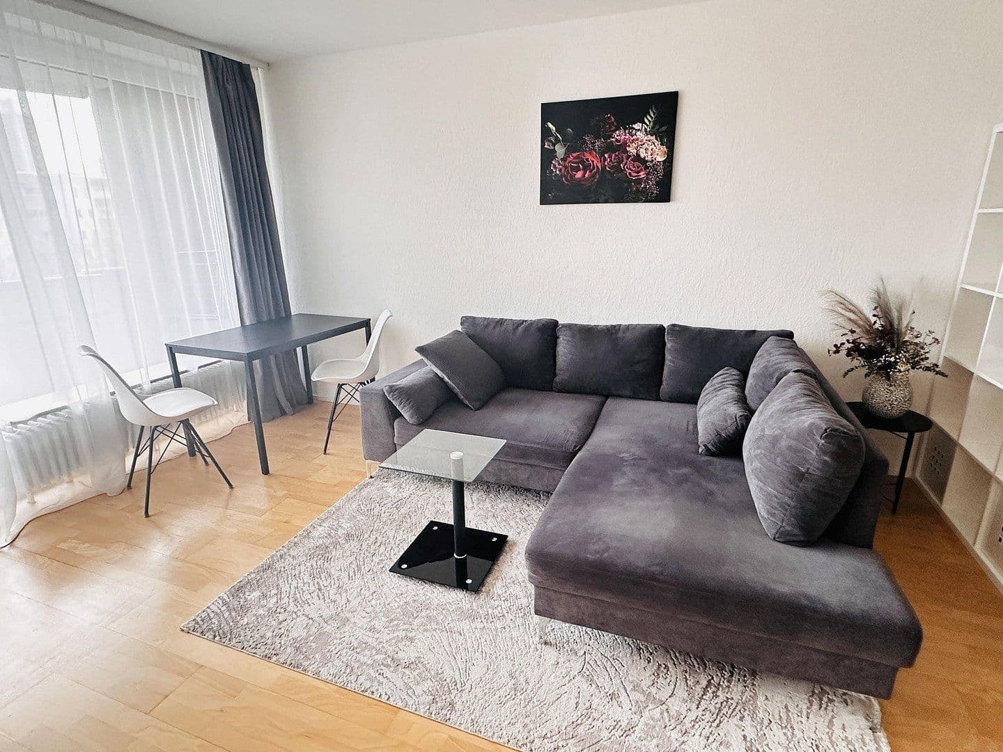 Prenájom bytu 1-izbový 50 m², Frankfurt am Main, Hesensko Prenájom bytu 1-izbový 50 m², Frankfurt am Main, Hesensko