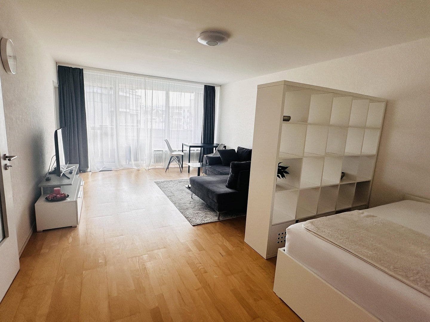 Prenájom bytu 1-izbový 50 m², Frankfurt am Main, Hesensko Prenájom bytu 1-izbový 50 m², Frankfurt am Main, Hesensko