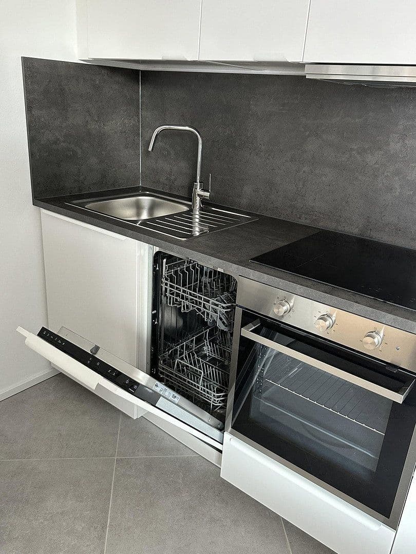 Prenájom bytu 1-izbový 50 m², Frankfurt am Main, Hesensko Prenájom bytu 1-izbový 50 m², Frankfurt am Main, Hesensko
