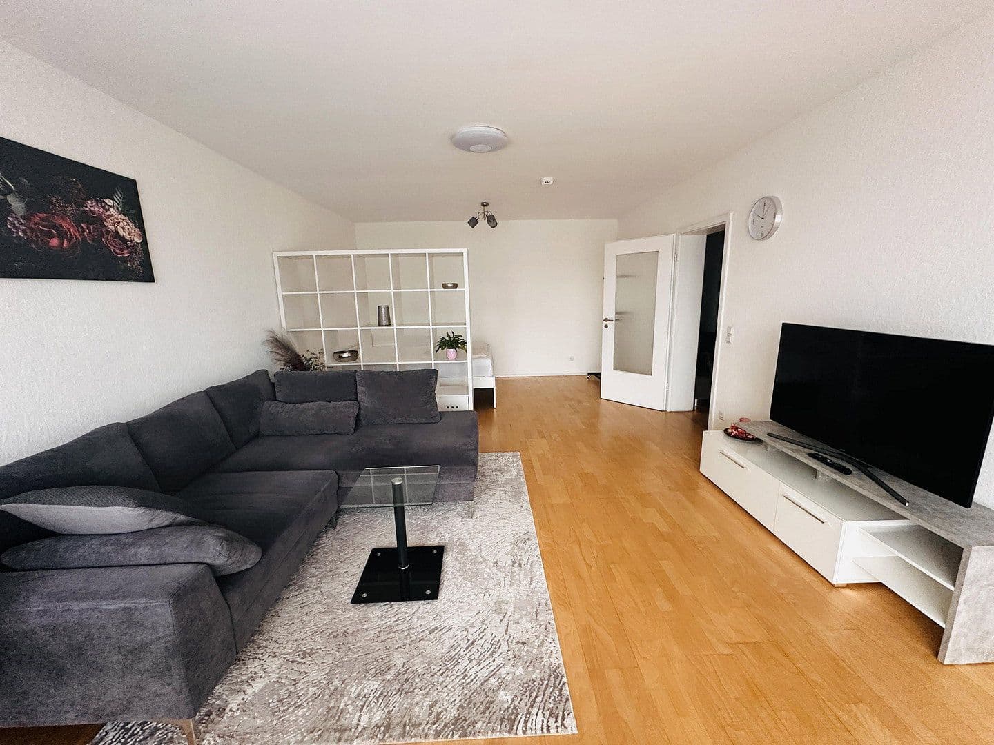 Prenájom bytu 1-izbový 50 m², Frankfurt am Main, Hesensko Prenájom bytu 1-izbový 50 m², Frankfurt am Main, Hesensko
