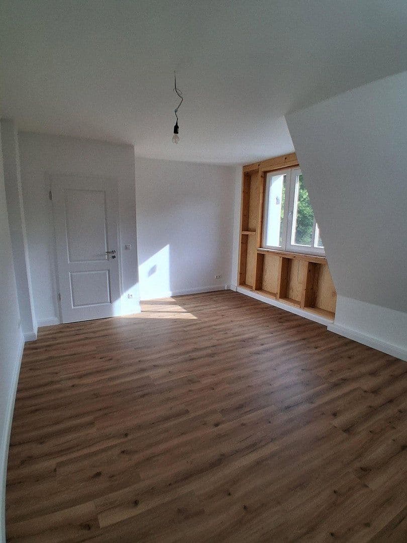 Prenájom bytu 3-izbový 113 m², Bismarckstr. 1, Berlin, Berlín Prenájom bytu 3-izbový 113 m², Bismarckstr. 1, Berlin, Berlín