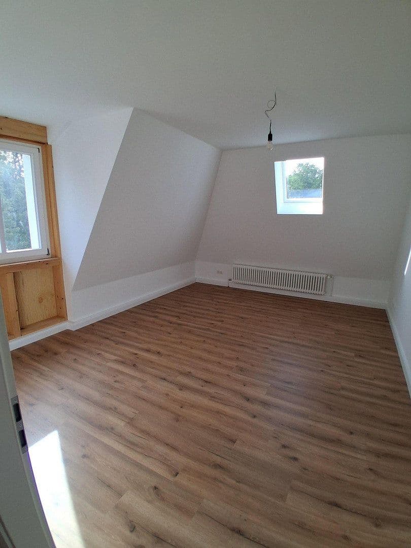 Prenájom bytu 3-izbový 113 m², Bismarckstr. 1, Berlin, Berlín Prenájom bytu 3-izbový 113 m², Bismarckstr. 1, Berlin, Berlín