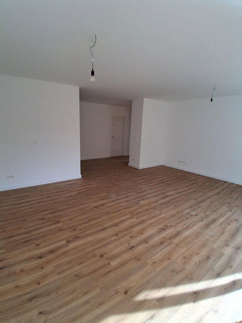 Prenájom bytu 3-izbový 113 m², Bismarckstr. 1, Berlin, Berlín Prenájom bytu 3-izbový 113 m², Bismarckstr. 1, Berlin, Berlín