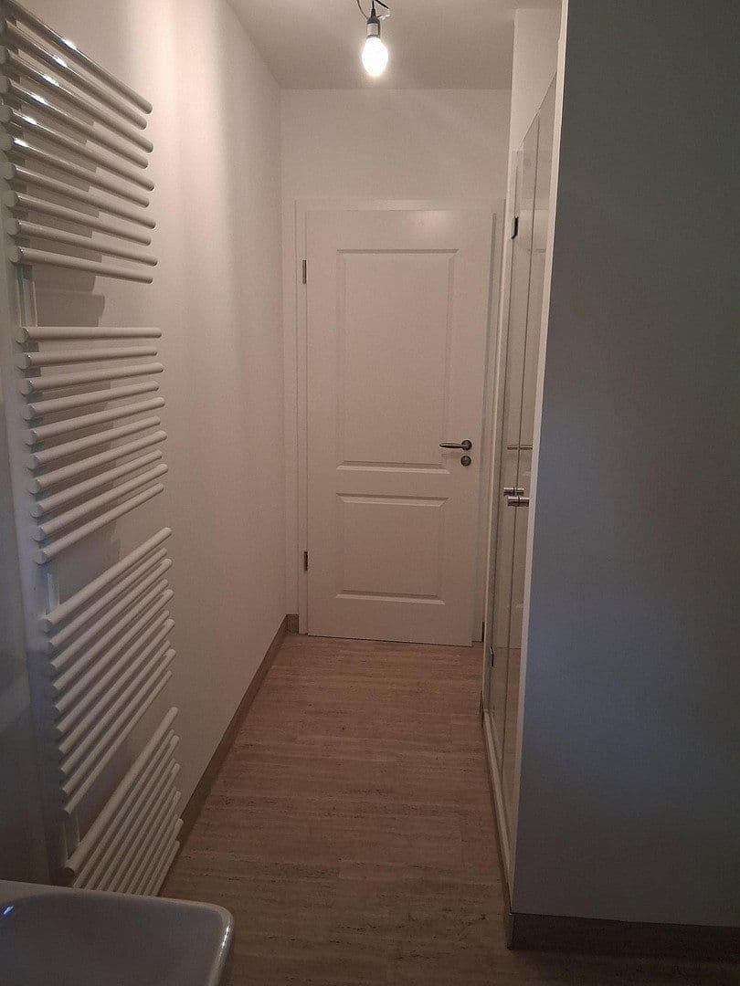 Prenájom bytu 3-izbový 113 m², Bismarckstr. 1, Berlin, Berlín Prenájom bytu 3-izbový 113 m², Bismarckstr. 1, Berlin, Berlín