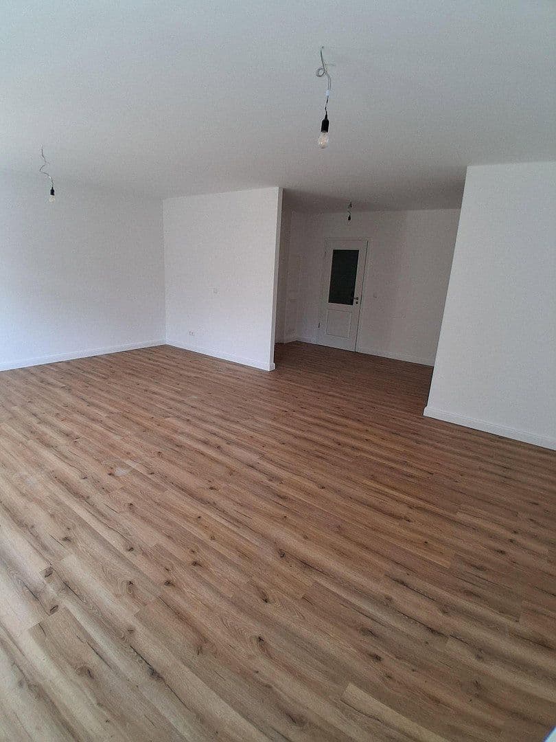 Prenájom bytu 3-izbový 113 m², Bismarckstr. 1, Berlin, Berlín Prenájom bytu 3-izbový 113 m², Bismarckstr. 1, Berlin, Berlín