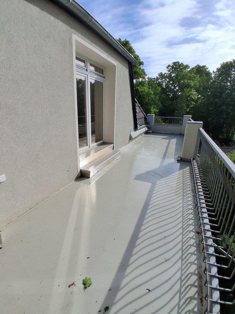 Prenájom bytu 3-izbový 113 m², Bismarckstr. 1, Berlin, Berlín Prenájom bytu 3-izbový 113 m², Bismarckstr. 1, Berlin, Berlín